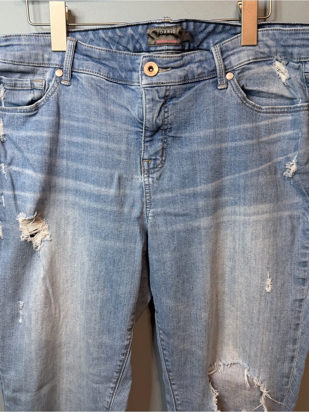 Torrid Vintage Stretch Boyfriend Straight Distressed Light Wash Jeans Size 18R - Picture 5 of 16